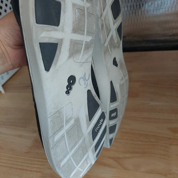 Ahnu Women's Pier 3 lace-up sneaker style ankle boots Size 9.5 Black - Picture 6 of 9